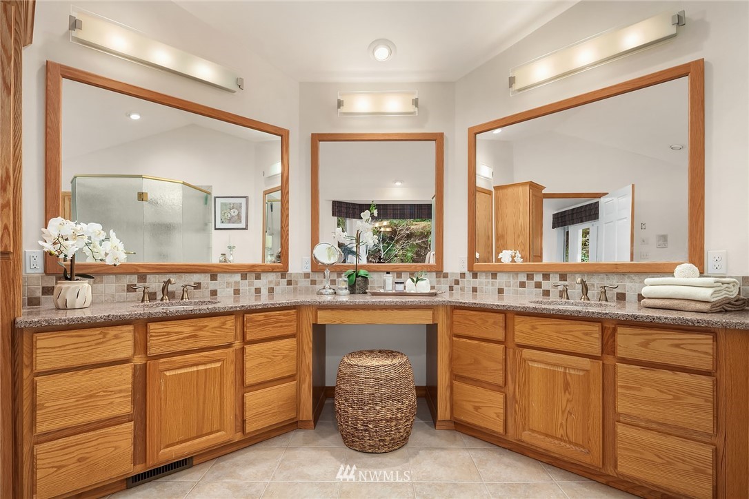 10413 Northeast 151st Place Bothell, WA 98011 - Photo 12 of 21 Gallery Image 12