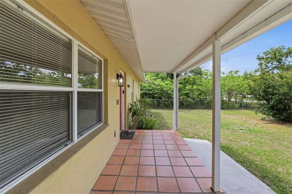9707 Mary Avenue Tampa, FL 33612 - Photo 6 of 31