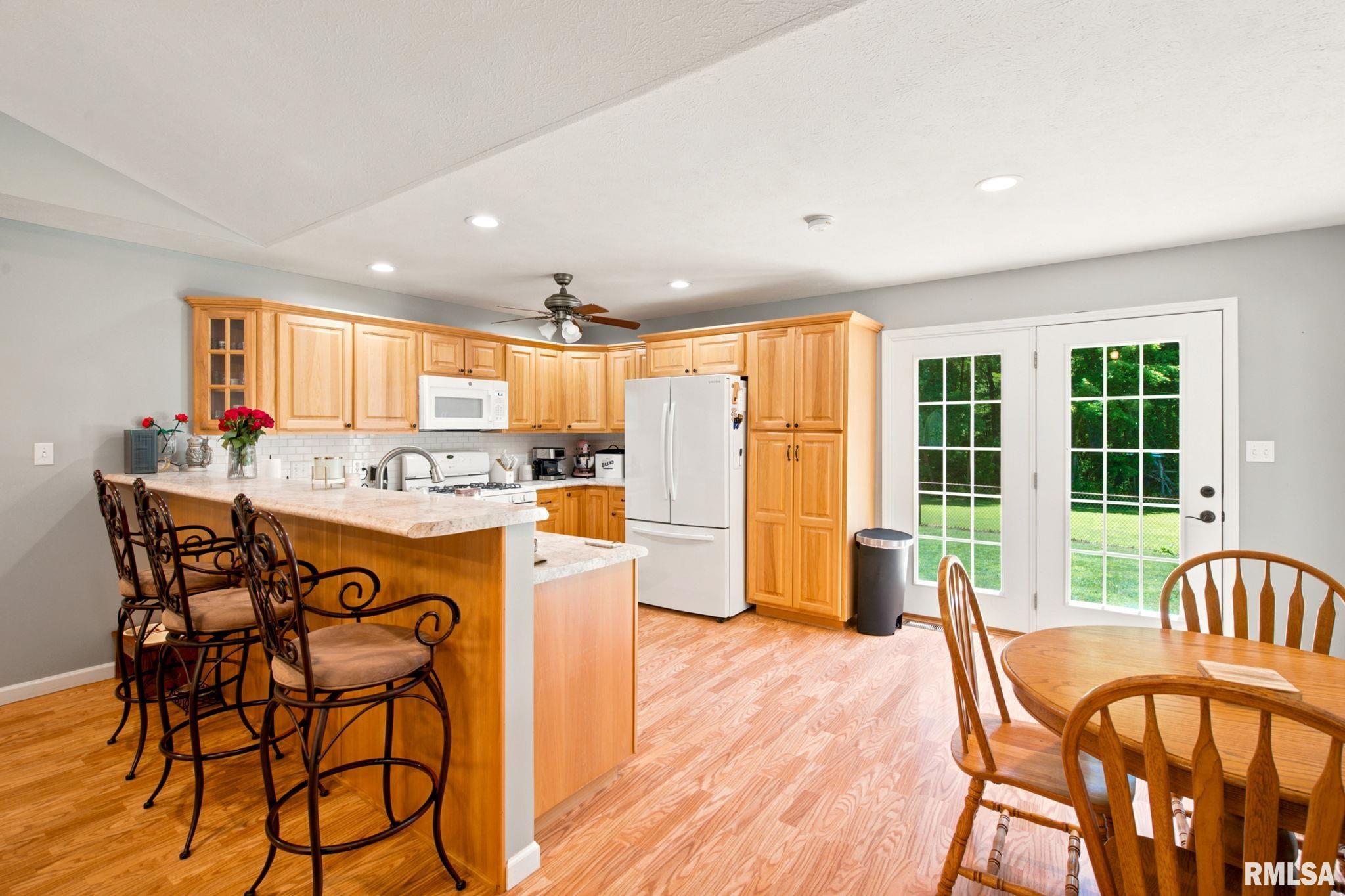 13236 Edwards Road Pittsburg, IL 62974 - Photo 8 of 34