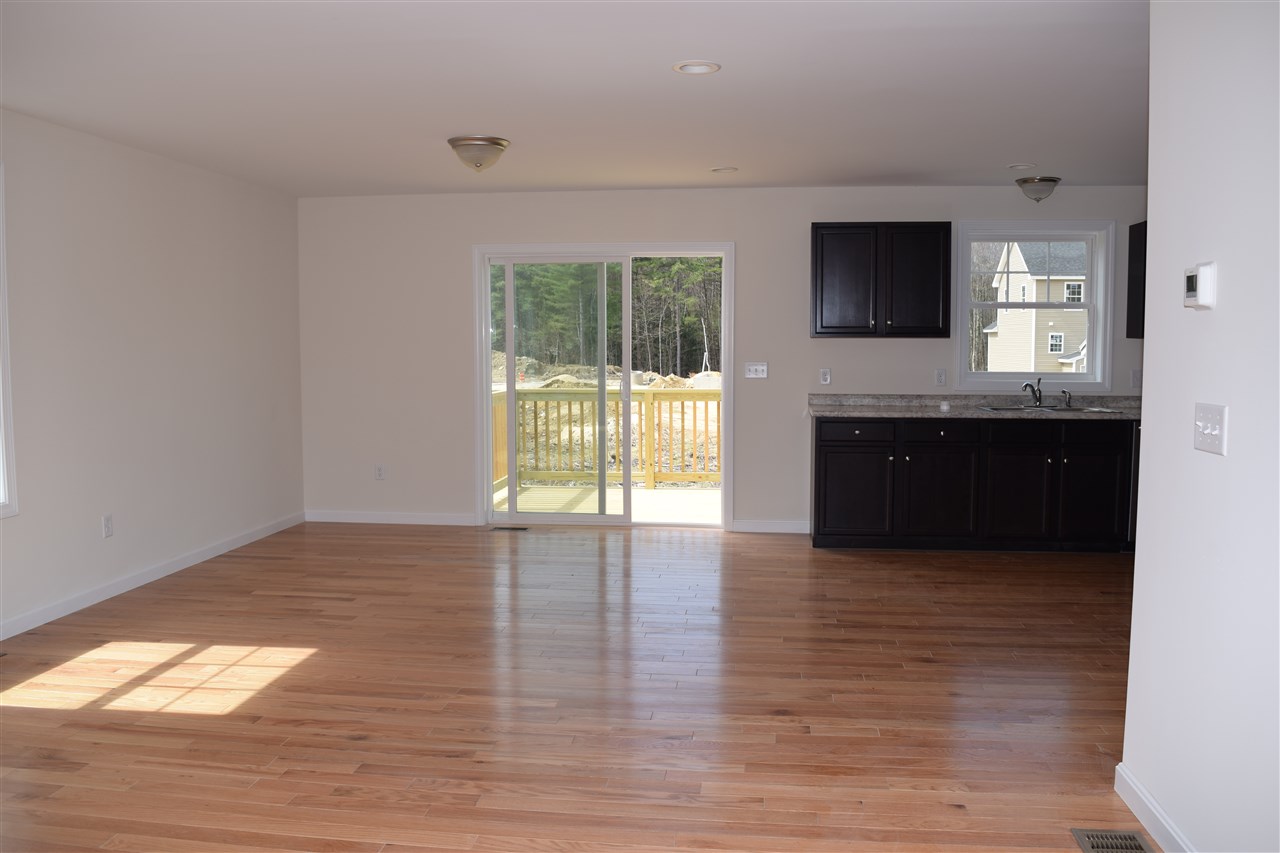 85 Miller's Farm Drive, Unit 19 Rochester, NH 03868 - Photo 3 of 10 Gallery Image 3