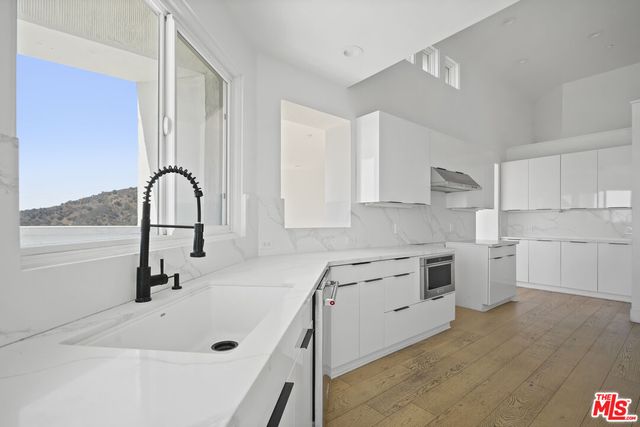 $2,900,000 | 1562 Glen Oaks Boulevard, Pasadena, CA 91105