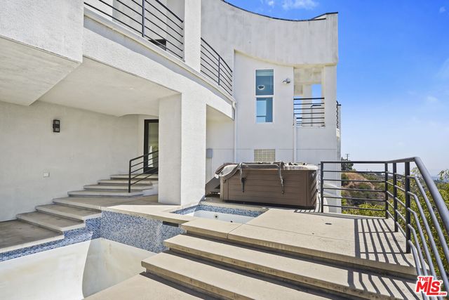 $2,900,000 | 1562 Glen Oaks Boulevard, Pasadena, CA 91105