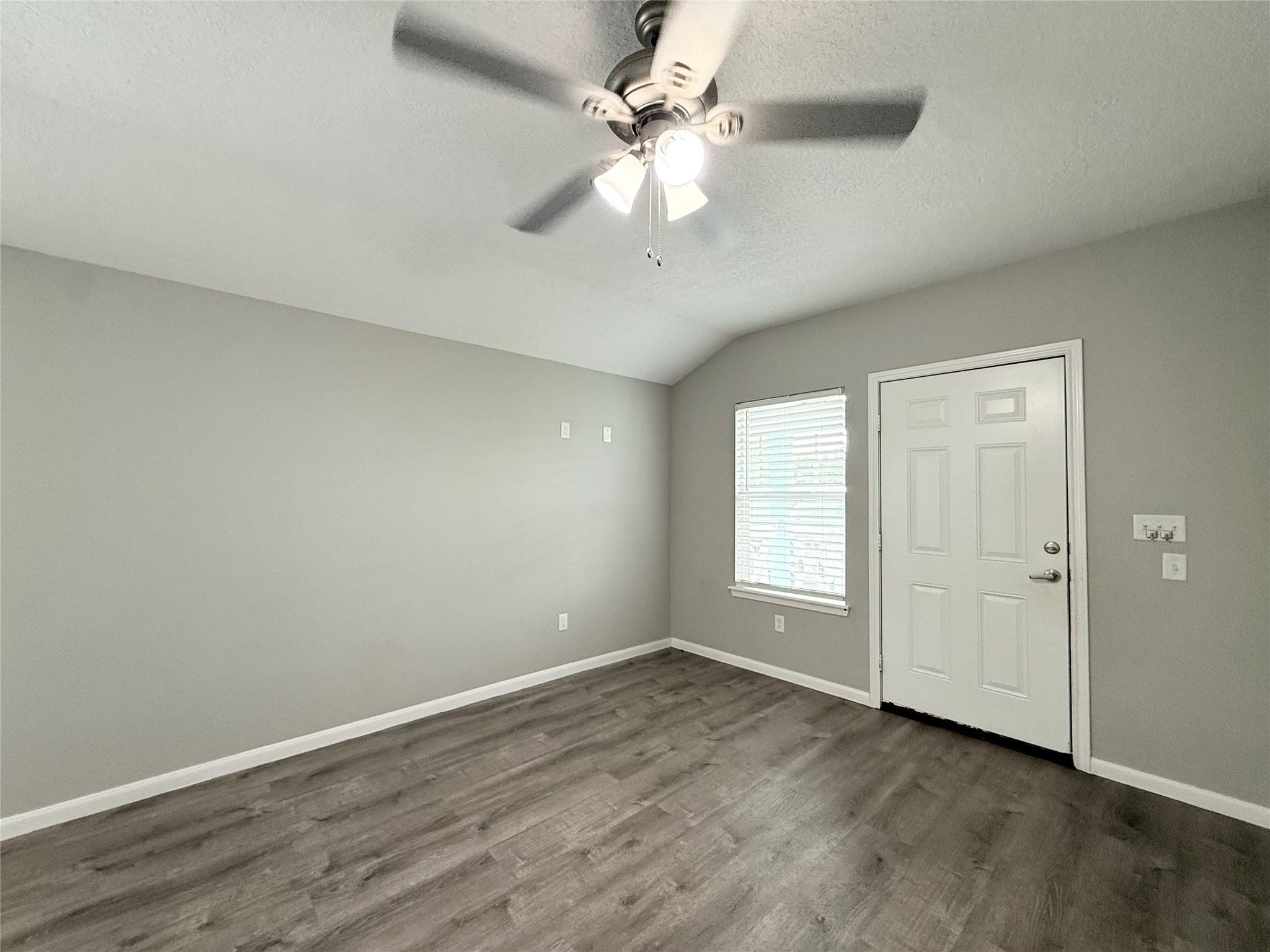 300 Longstreet Road Willis, TX 77378 - Photo 11 of 30 Living Room