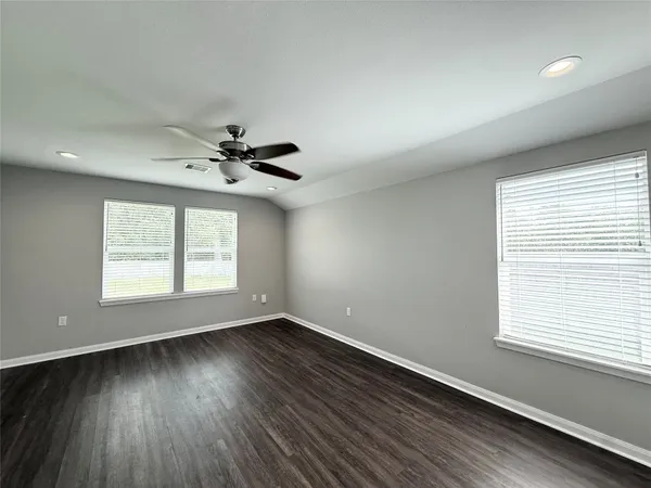 $1,650 | 300 Longstreet Road, Willis, TX 77378