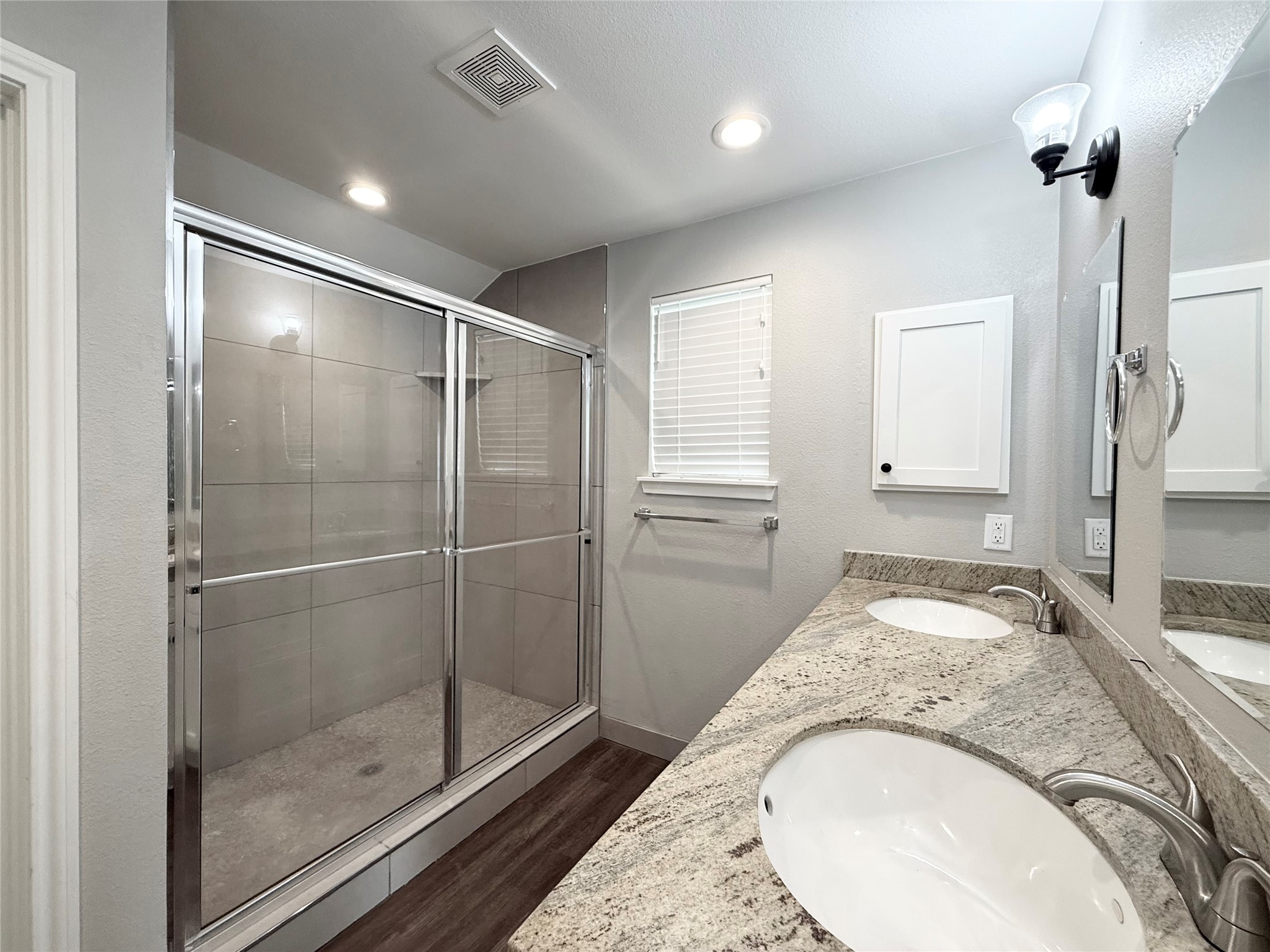 300 Longstreet Road Willis, TX 77378 - Photo 13 of 30 Primary Bath