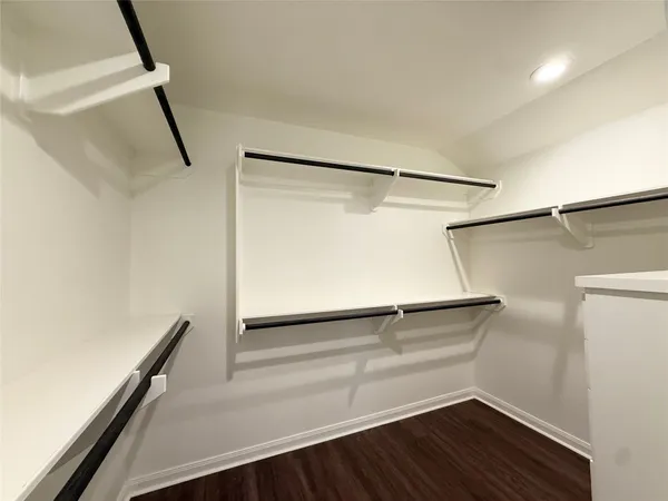 $1,650 | 300 Longstreet Road, Willis, TX 77378