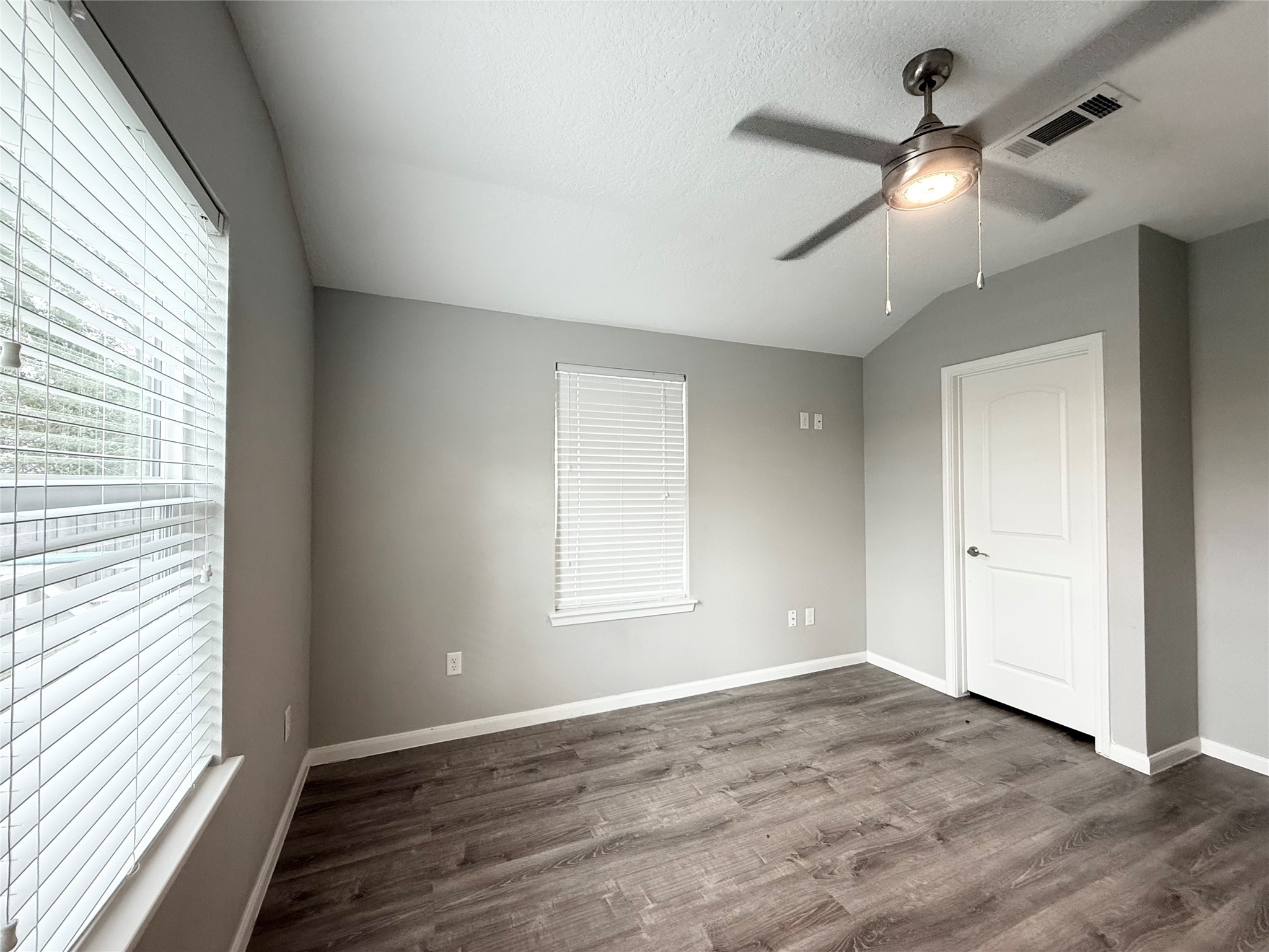 300 Longstreet Road Willis, TX 77378 - Photo 16 of 30 2nd Primary Bedroom