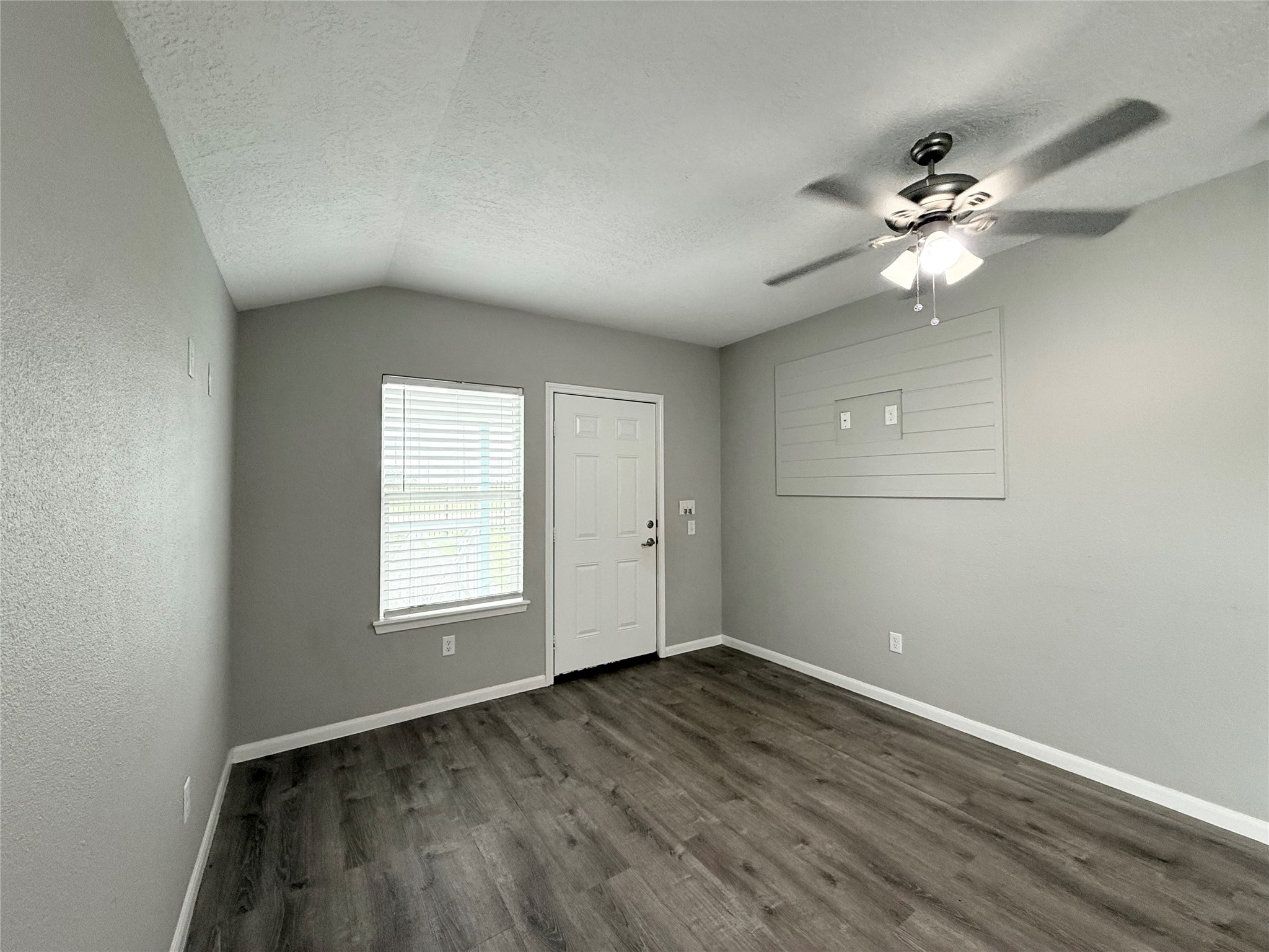 300 Longstreet Road Willis, TX 77378 - Photo 20 of 30 Living Room