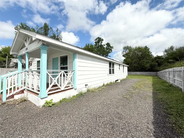 $1,650 | 300 Longstreet Road, Willis, TX 77378