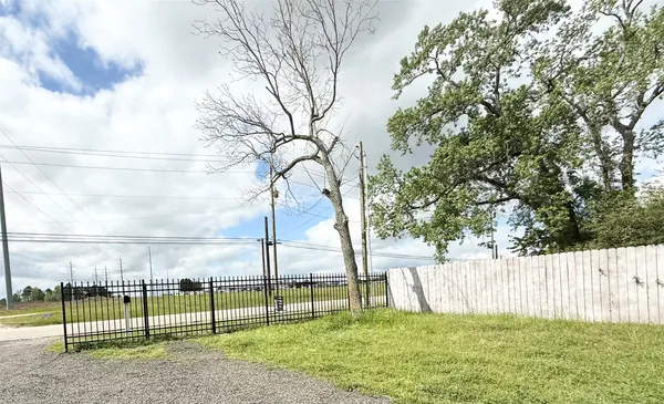 $1,650 | 300 Longstreet Road, Willis, TX 77378