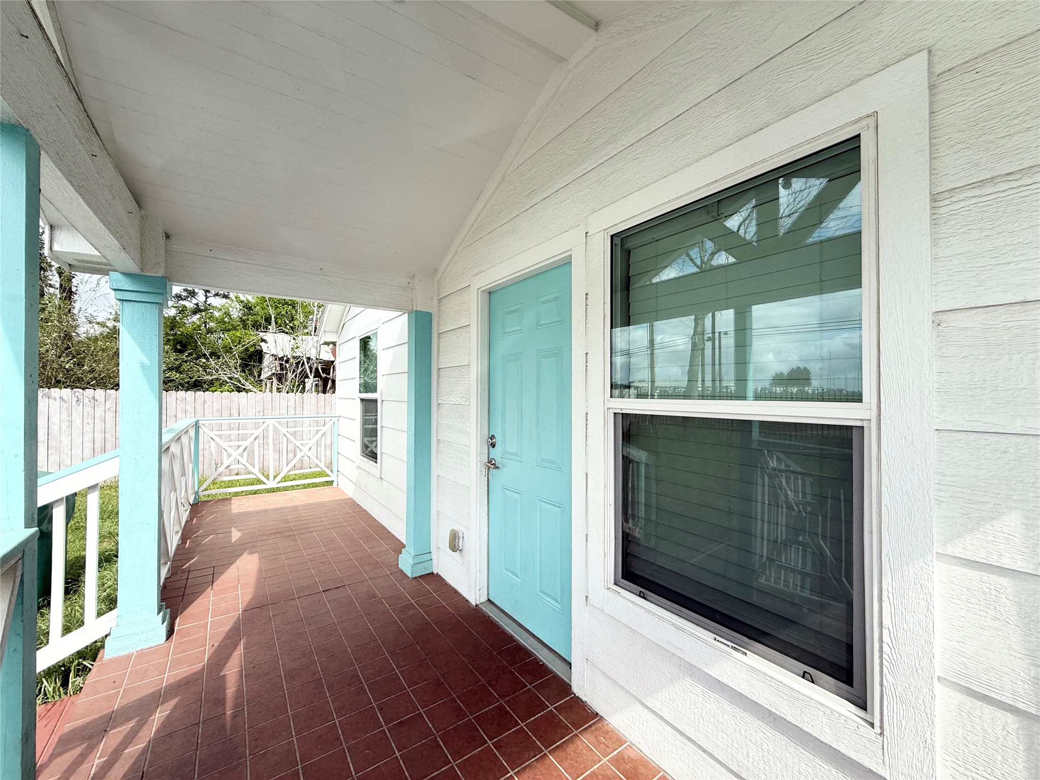 300 Longstreet Road Willis, TX 77378 - Photo 4 of 30 Front Porch