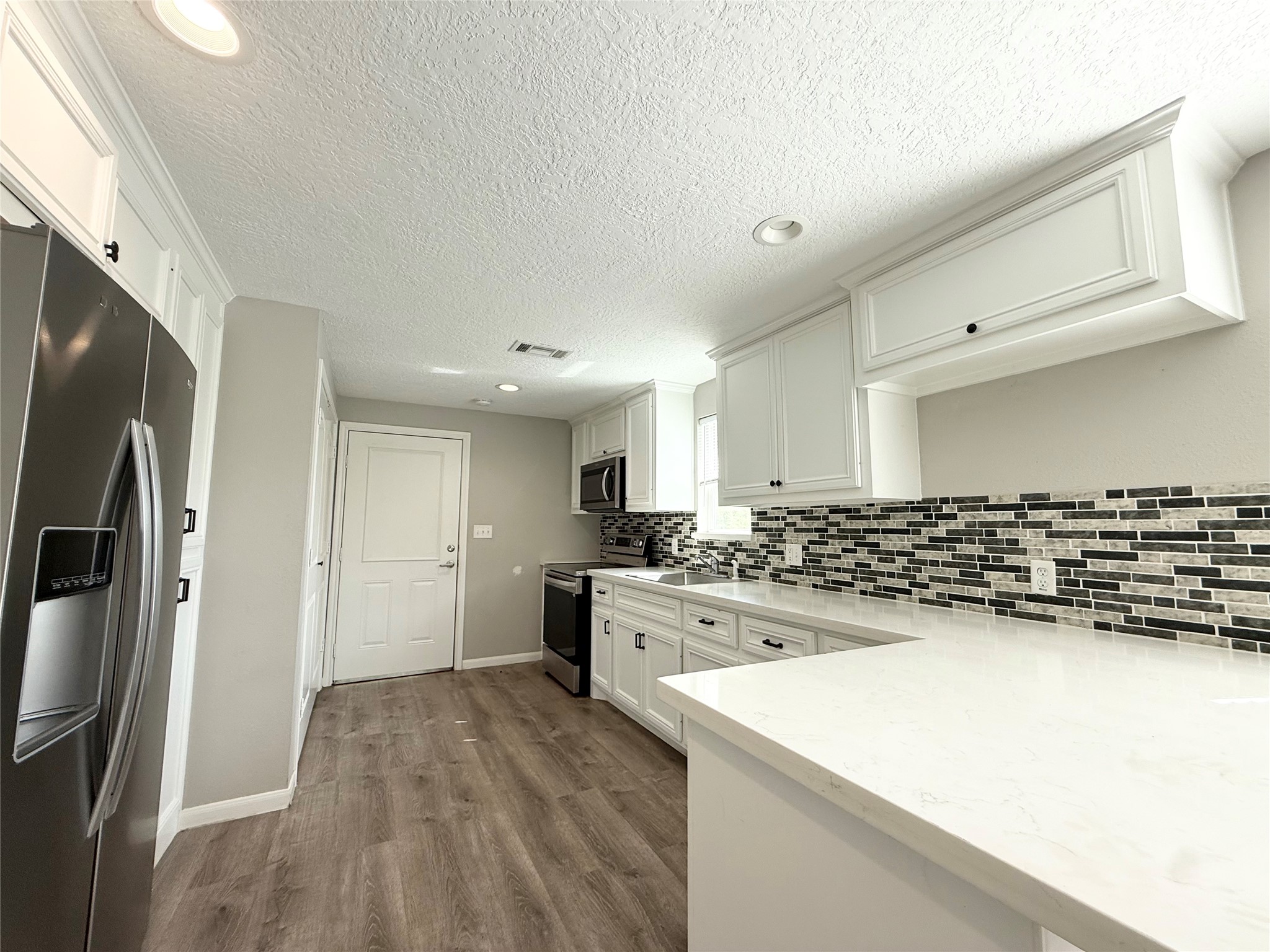 300 Longstreet Road Willis, TX 77378 - Photo 8 of 30 View of Kitchen