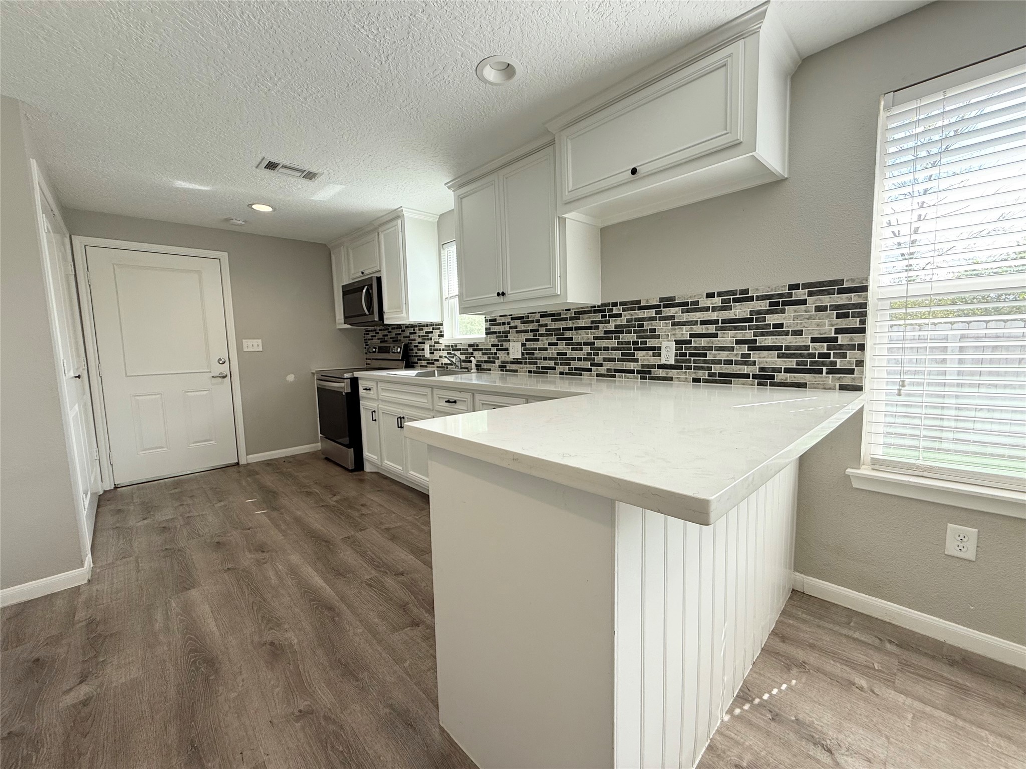 300 Longstreet Road Willis, TX 77378 - Photo 9 of 30 Kitchen