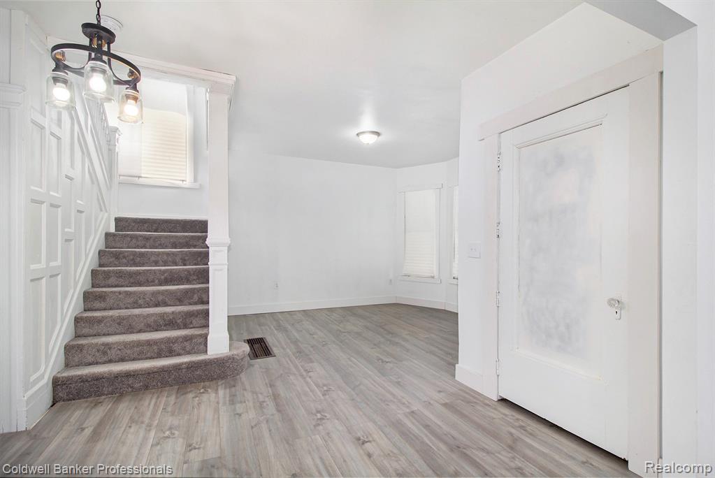 605 Calvert Avenue Detroit, MI 48202 - Photo 7 of 25