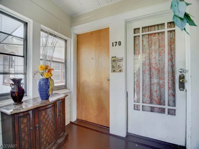 $699,999 | 170 Oakland Terrace, Unit 2, Newark, NJ 07106