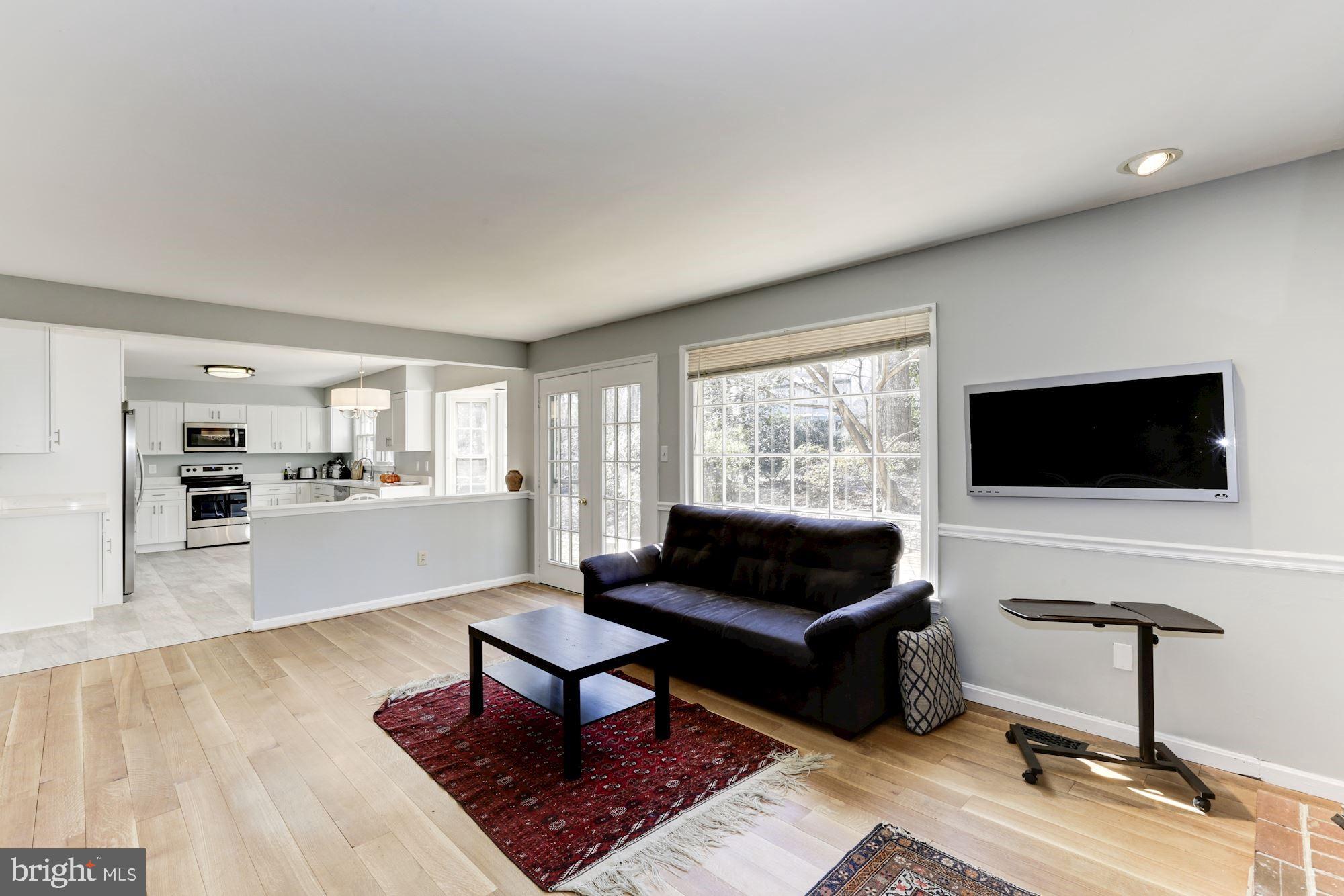 1592 Stowe Road Reston, VA 20194 - Photo 15 of 28 Family Room looking toward Breakfast Nook