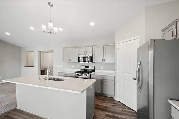 $2,595 | 9269 27th Street Northeast, St. Michael, MN 55376