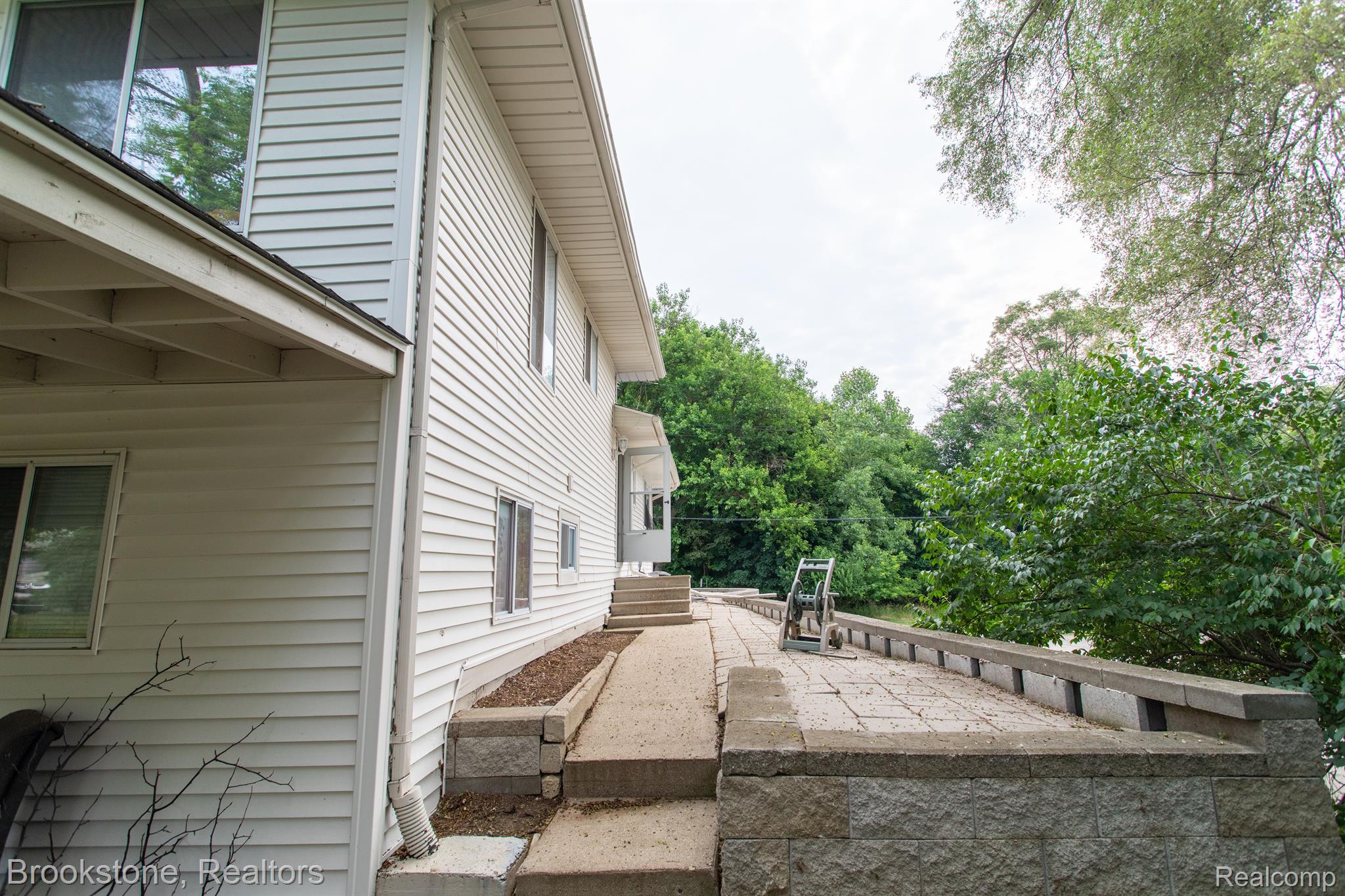 122 Campbell Street Rochester, MI 48307 - Photo 3 of 32 Gallery Image 3