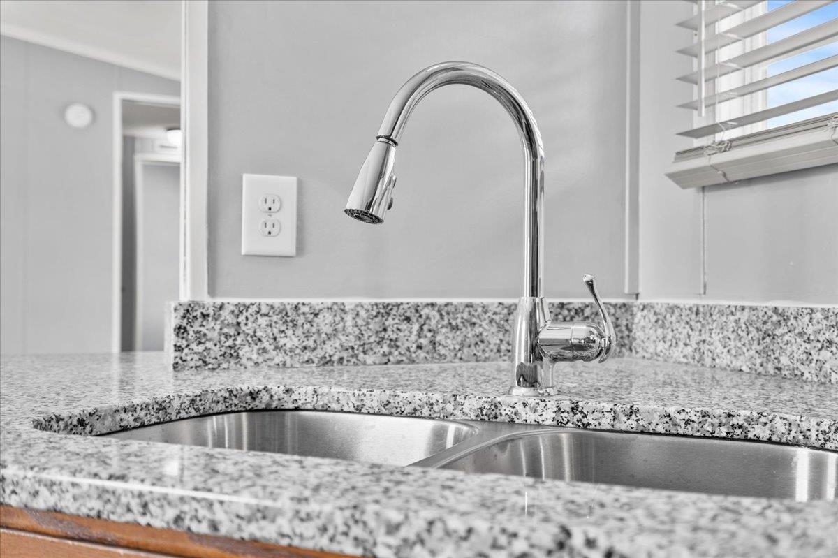 1049 Sawyer Road Marion, SC 29571 - Photo 16 of 35