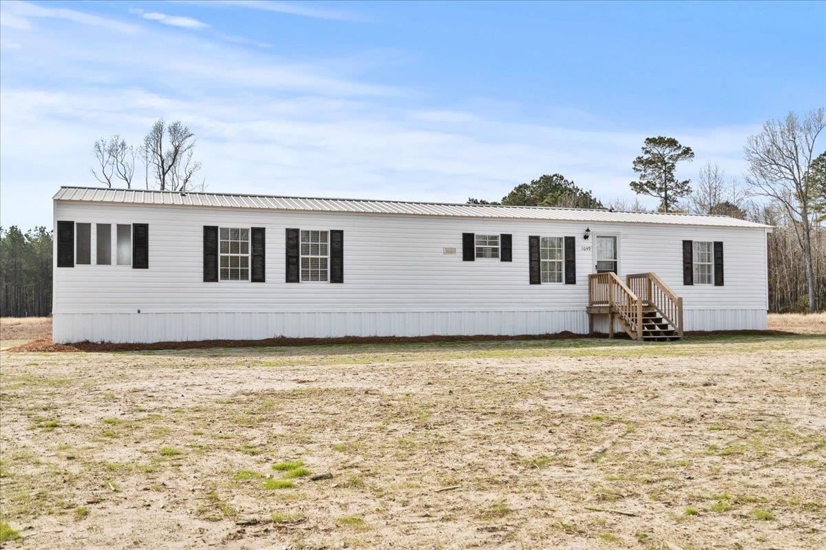 1049 Sawyer Road Marion, SC 29571 - Photo 2 of 35