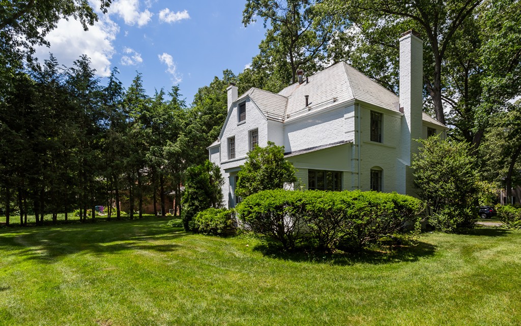 45 Brittany Road Longmeadow, MA 01106 - Photo 4 of 30 Gallery Image 4