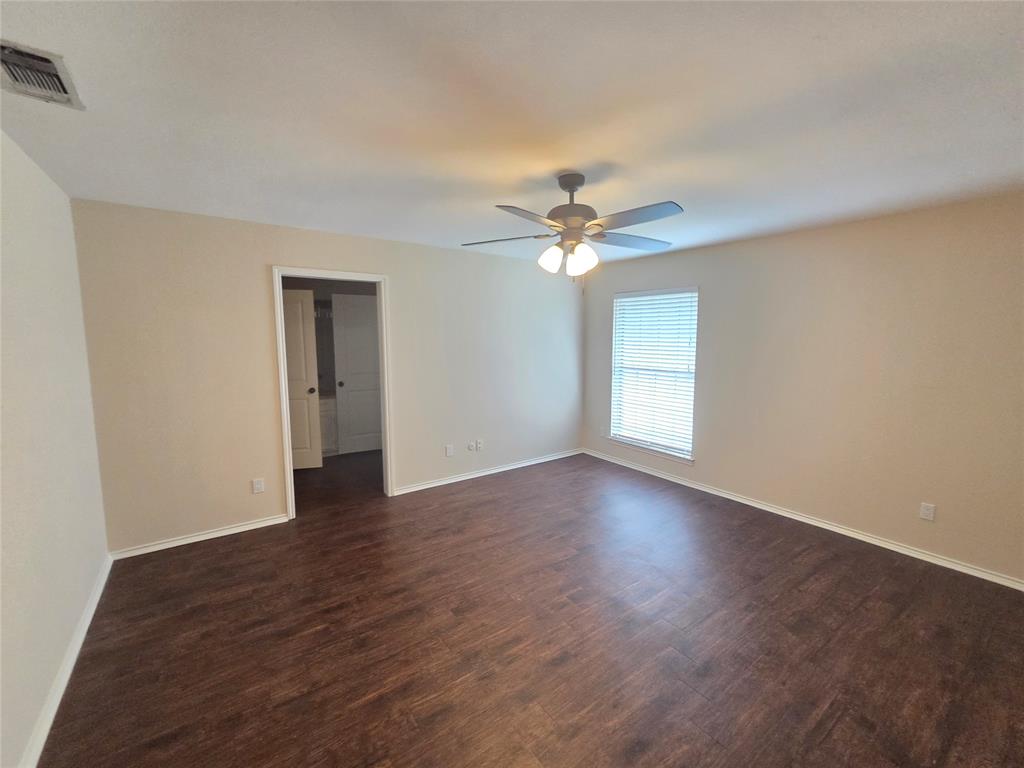 1507 Clover Hill Road Mansfield, TX 76063 - Photo 11 of 37
