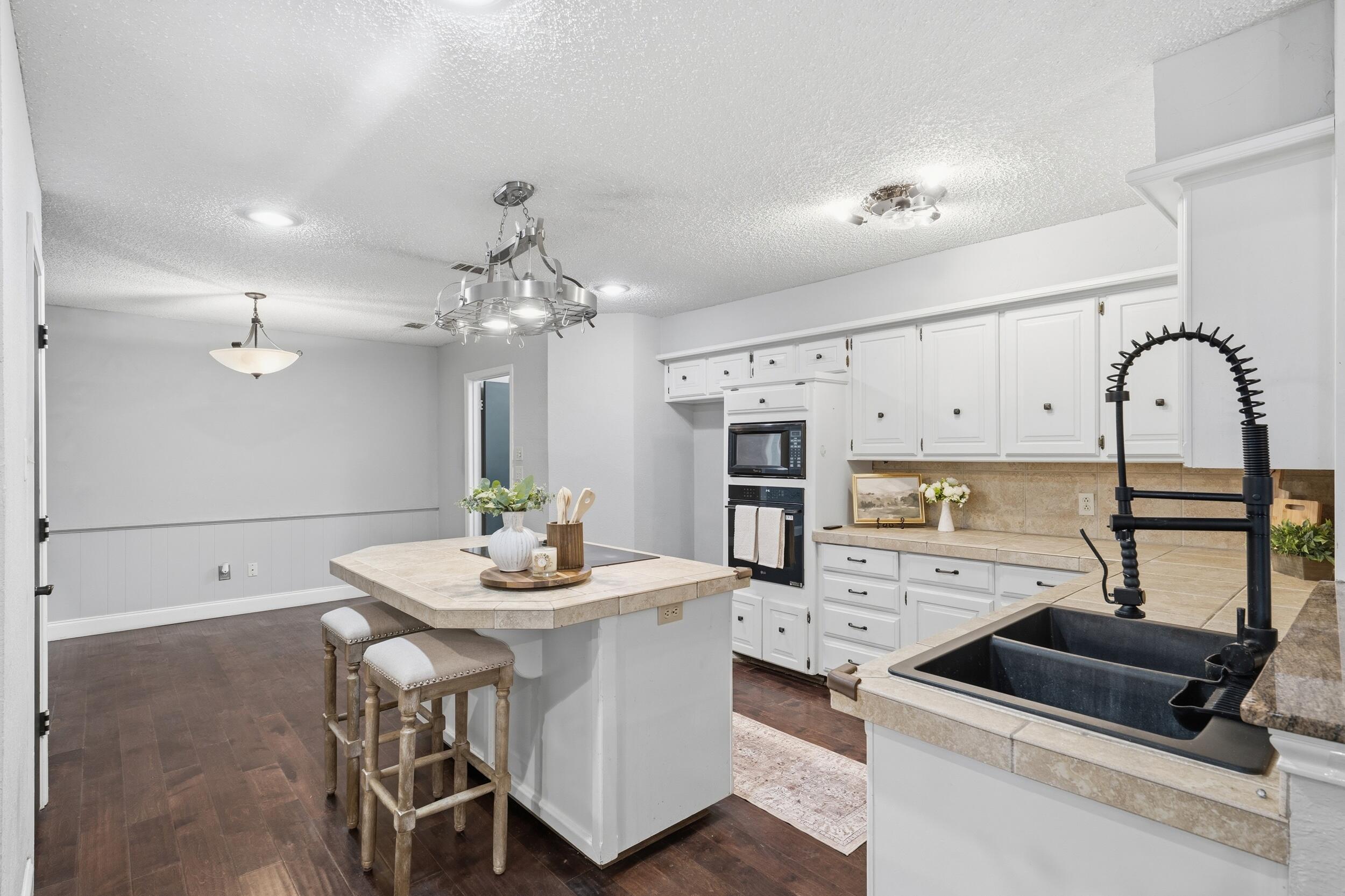 3208 59th Street Lubbock, TX 79413 - Photo 13 of 37 IMG_8782