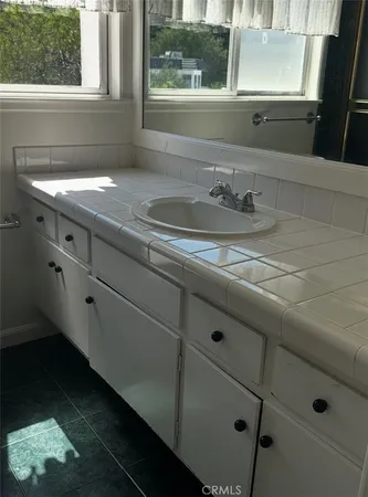 $5,900 | 17041 Escalon Drive, Encino, CA 91436