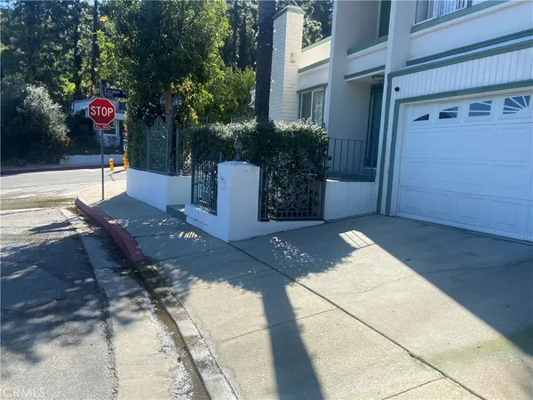 $5,900 | 17041 Escalon Drive, Encino, CA 91436