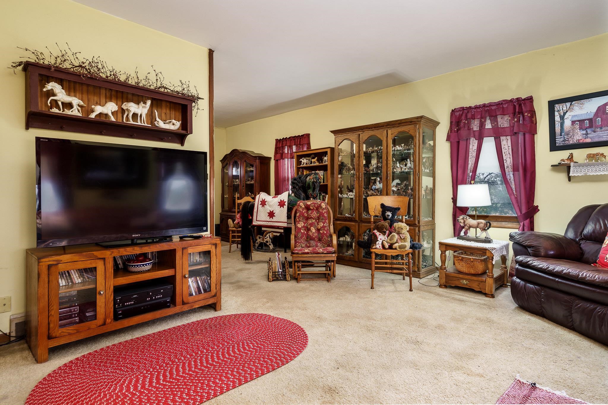 4304 Kendall Road Winnebago, IL 61088 - Photo 5 of 43