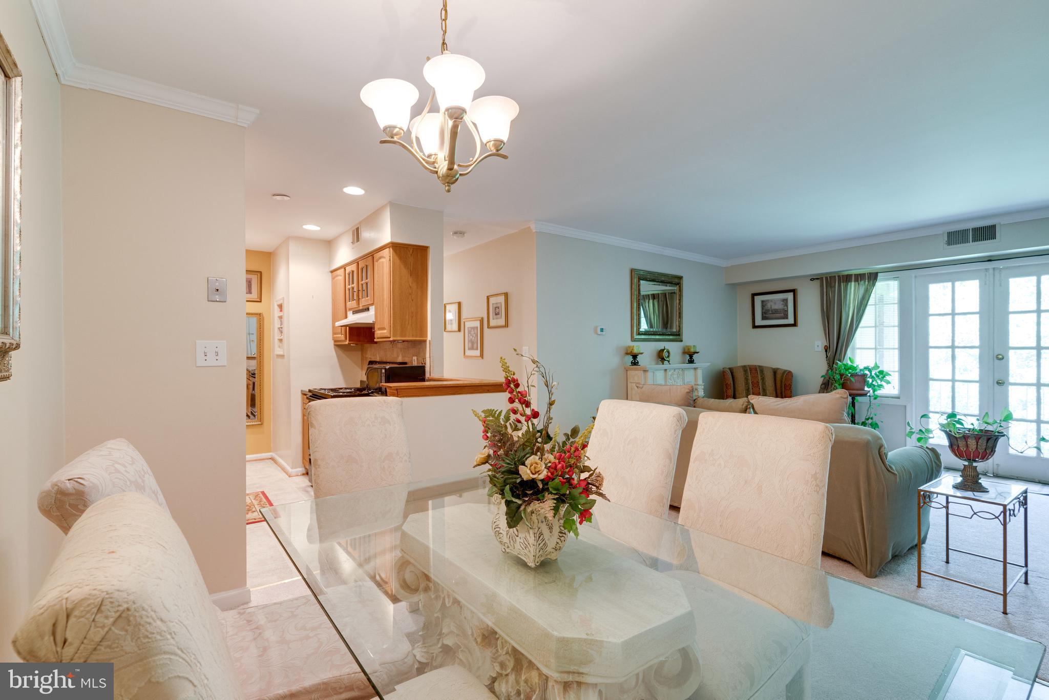 5905 Bayshire Road, Unit 184 Springfield, VA 22152 - Photo 16 of 48 dining area