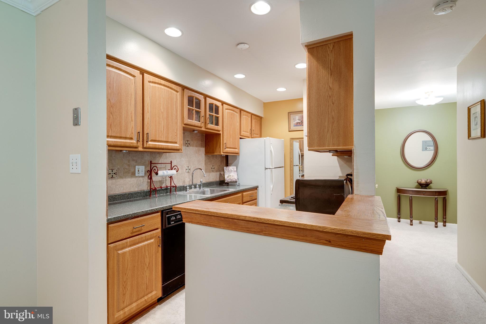 5905 Bayshire Road, Unit 184 Springfield, VA 22152 - Photo 17 of 48 kitchen