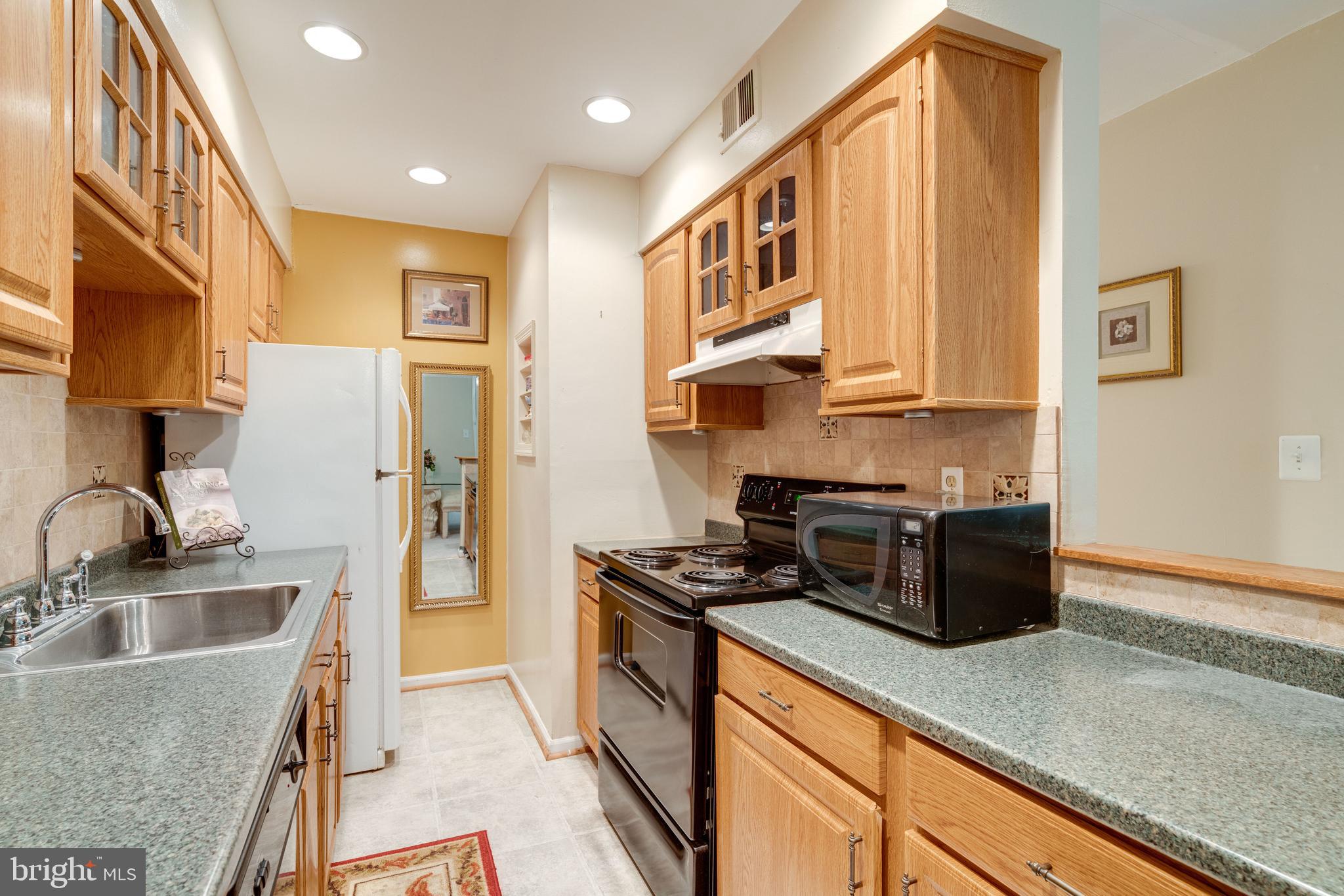 5905 Bayshire Road, Unit 184 Springfield, VA 22152 - Photo 18 of 48 kitchen