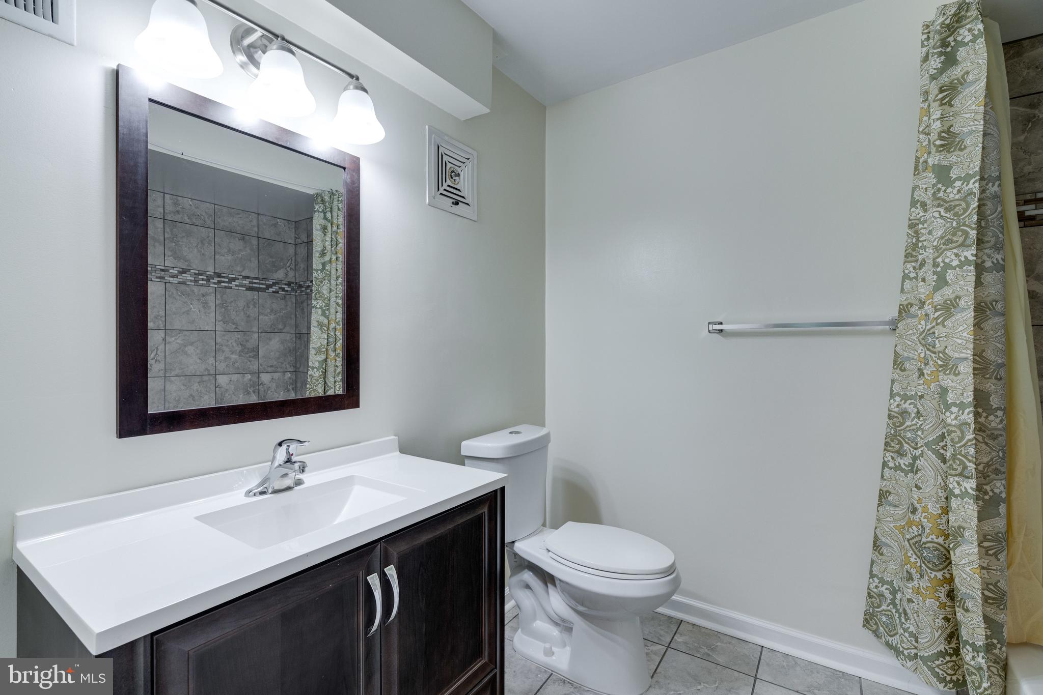 5905 Bayshire Road, Unit 184 Springfield, VA 22152 - Photo 29 of 48 master bath