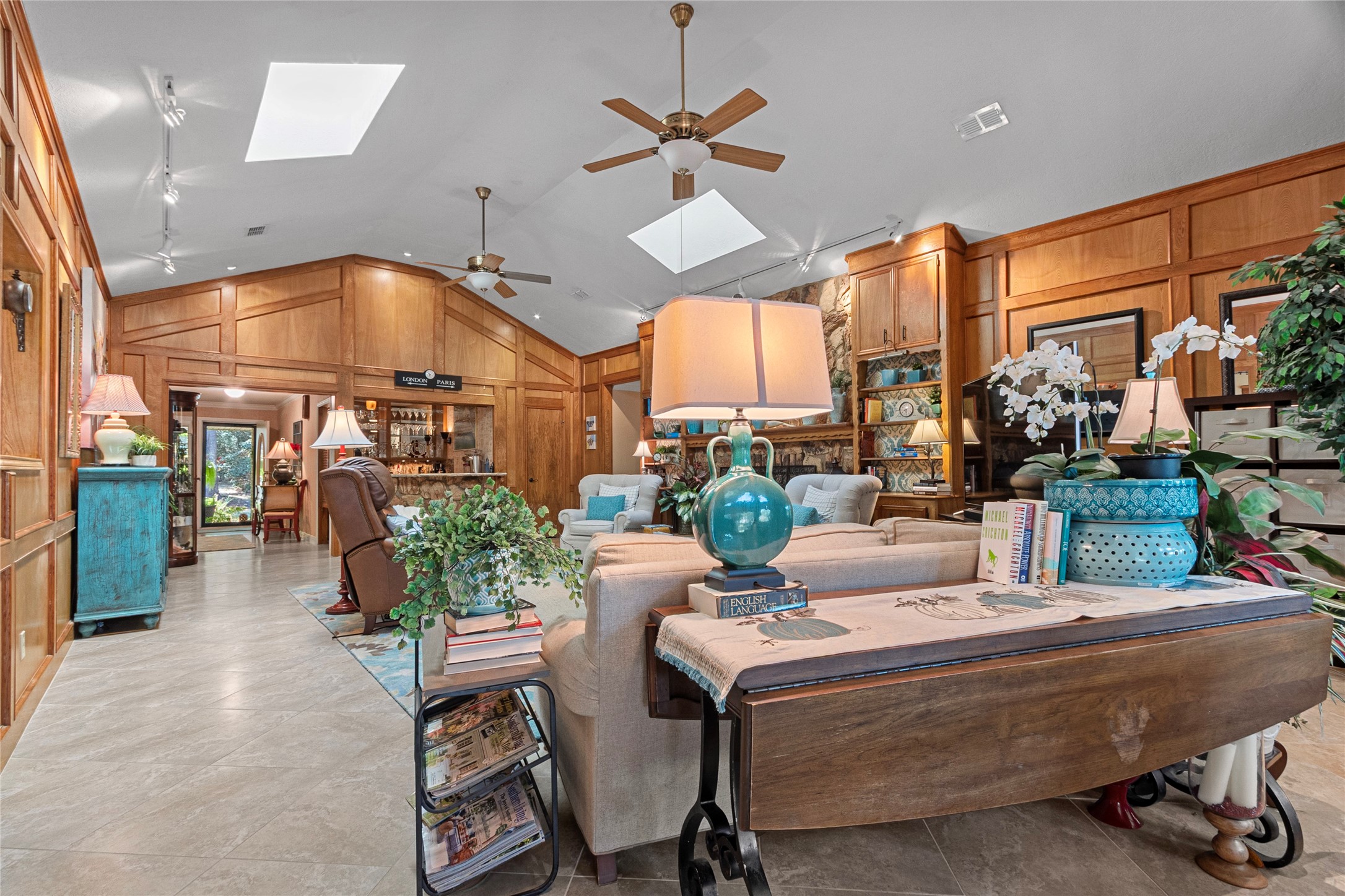 89 Heatley Street Trinity, TX 75862 - Photo 9 of 49 a living room with patio furniture