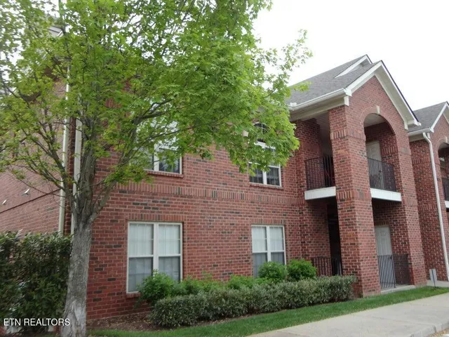 $1,800 | 4801 Lyons View Pike, Unit 204, Knoxville, TN 37919