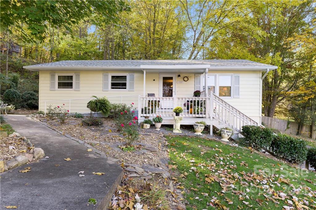 131 Davis Cove Road Waynesville, NC 28786 - Photo 1 of 28 Gallery Image 1