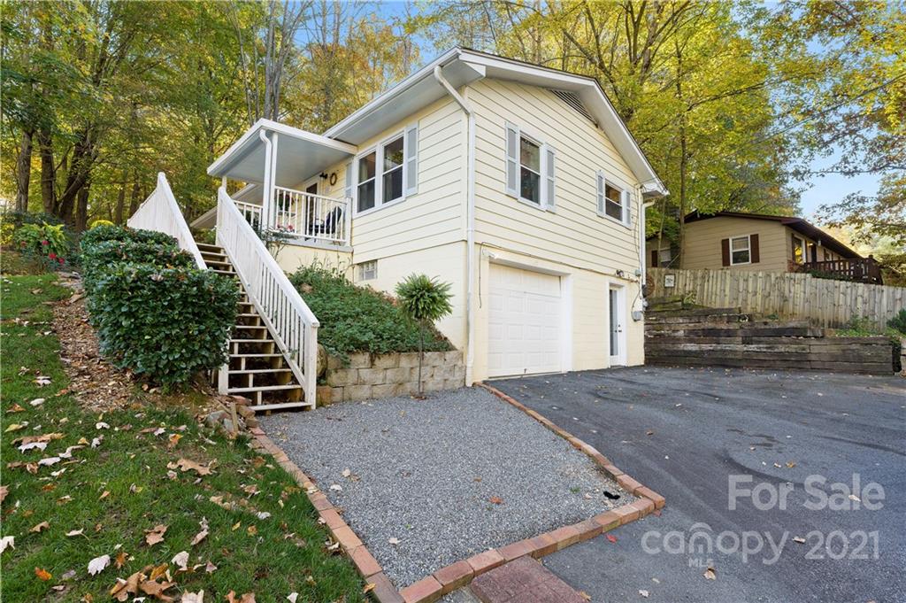 131 Davis Cove Road Waynesville, NC 28786 - Photo 3 of 28 Gallery Image 3