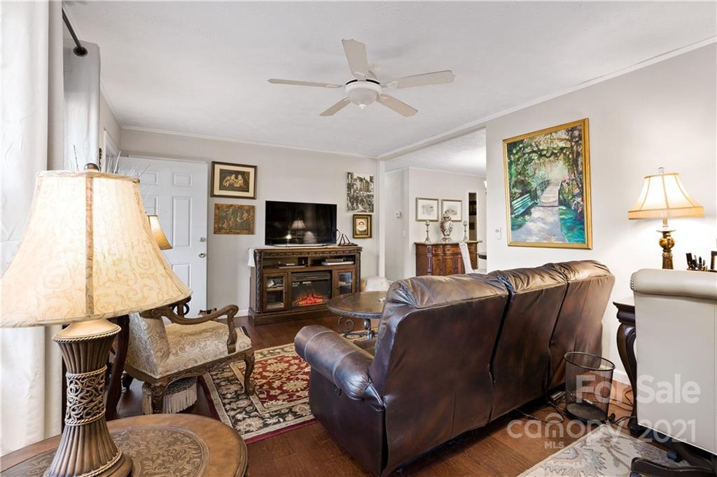 131 Davis Cove Road Waynesville, NC 28786 - Photo 8 of 28 Gallery Image 8