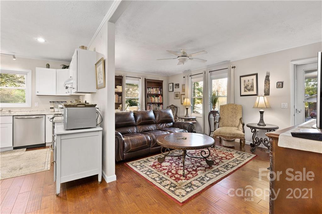 131 Davis Cove Road Waynesville, NC 28786 - Photo 9 of 28 Gallery Image 9