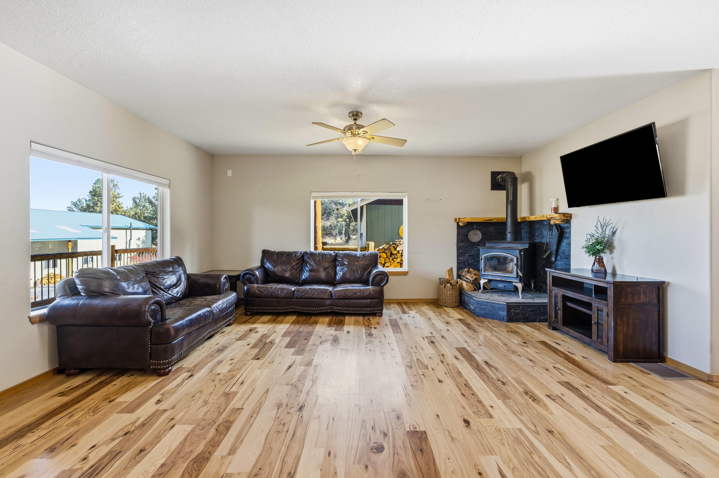62262 Chickadee Lane Bend, OR 97701 - Photo 13 of 70 11_62262 chickadee ln-7