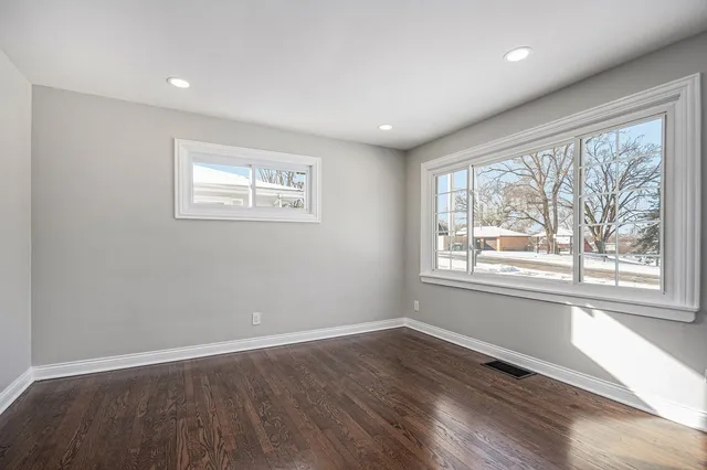 $429,900 | 225 Sunrise Avenue, Willowbrook, IL 60527