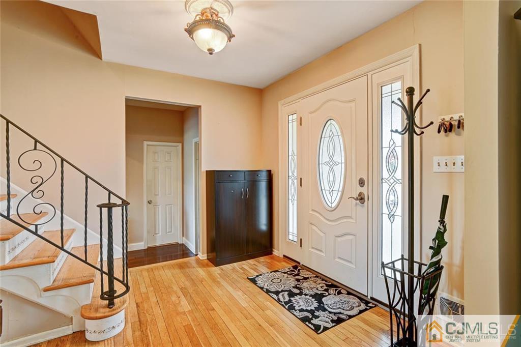 19 Myrtle Road East Brunswick, NJ 08816 - Photo 4 of 25 Gallery Image 4