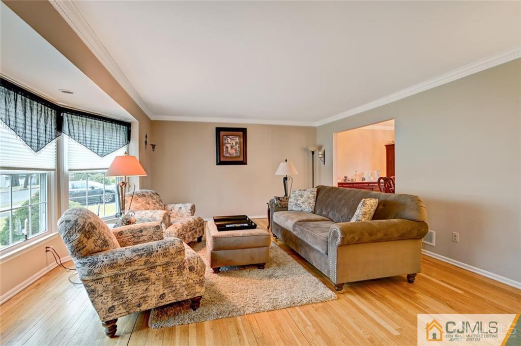 19 Myrtle Road East Brunswick, NJ 08816 - Photo 5 of 25 Gallery Image 5