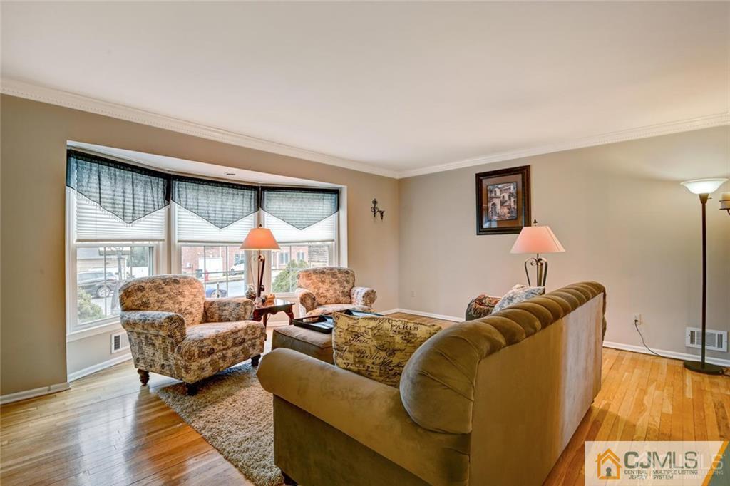 19 Myrtle Road East Brunswick, NJ 08816 - Photo 6 of 25 Gallery Image 6