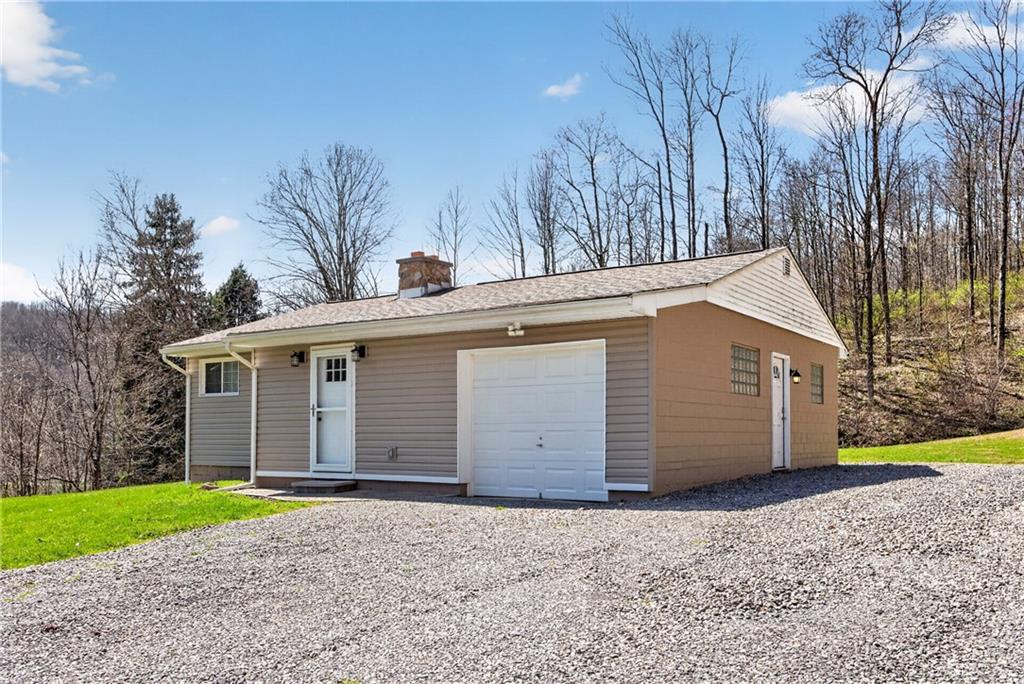 2523 Union Valley Road New Castle, PA 16101 - Photo 3 of 32