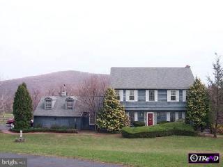 465 Hilltop Road Riegelsville, PA 18077 - Photo 1 of 1