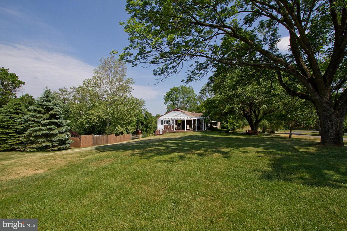 210 R Kline Road Stevens, PA 17578 - Photo 3 of 61