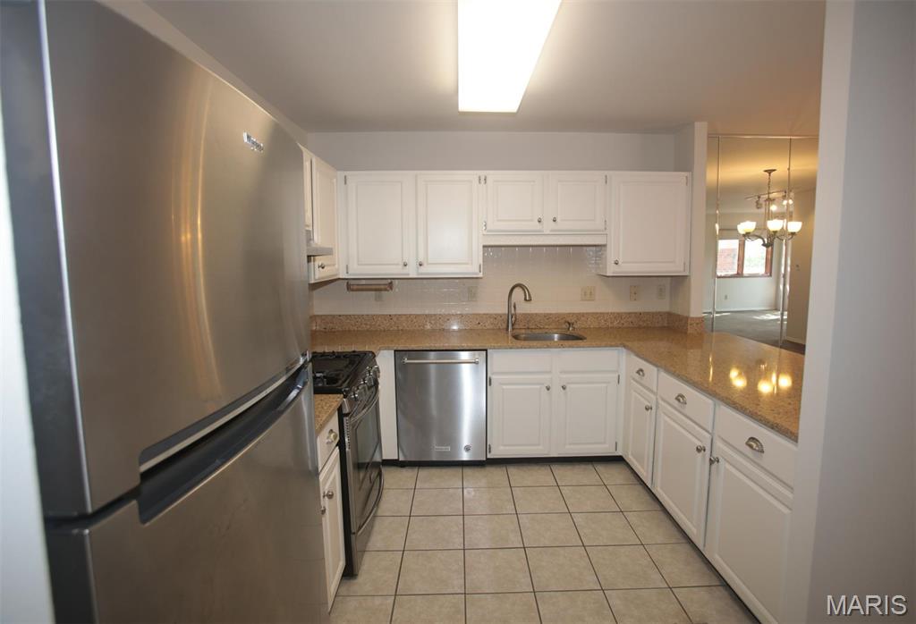 1340 Holgate Drive, Unit F2 Ballwin, MO 63021 - Photo 13 of 46