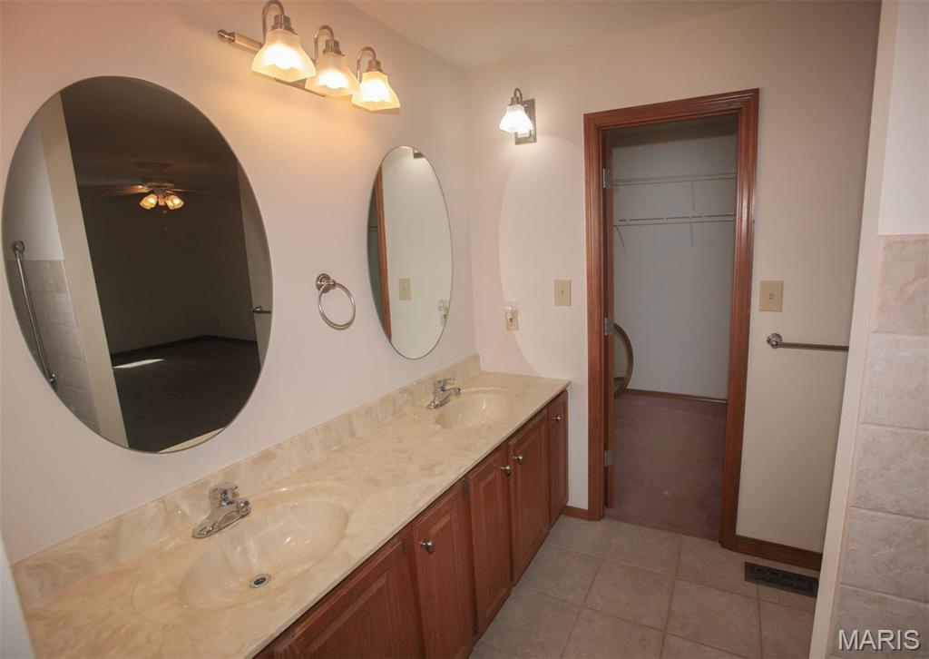 1340 Holgate Drive, Unit F2 Ballwin, MO 63021 - Photo 30 of 46